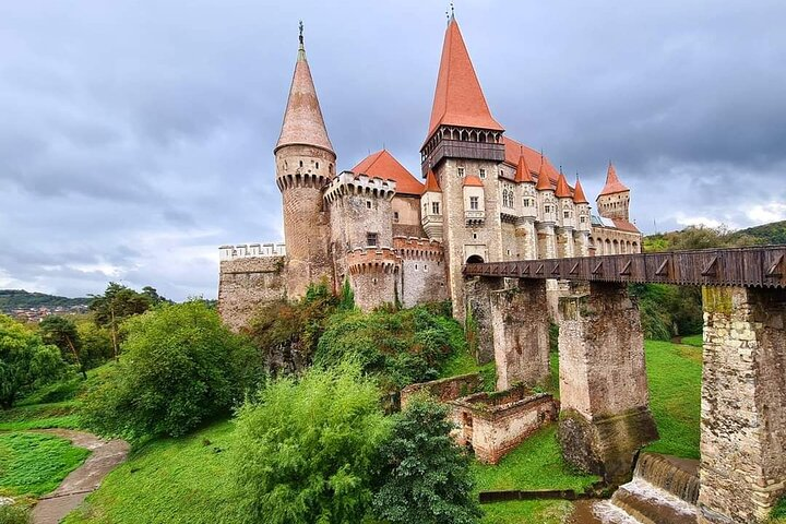 Day 8 Sibiu – Castelul Corvinilor (Corvins' Castle) – Timisoara  