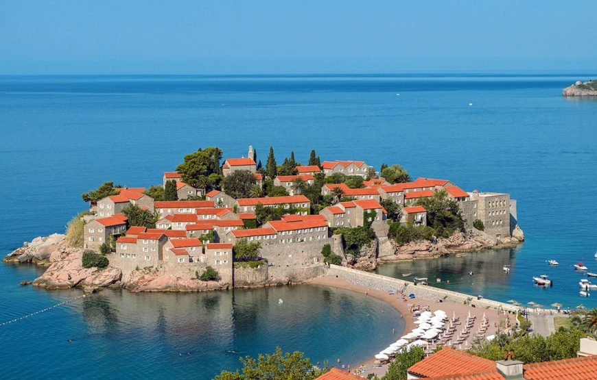 Tour from Dubrovnik to Athens: Seven countries in 14 days