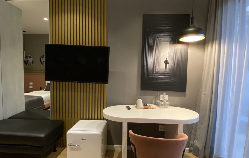 Studio Apartament me qira ditore prane qendres se Tiranes: 5900 Lek/Nata
