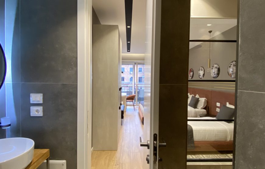 Studio Apartament me qira ditore prane qendres se Tiranes: 5900 Lek/Nata