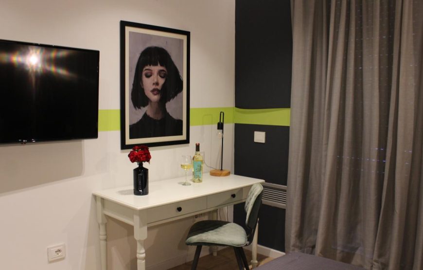 Studio Apartament me qera ditore ne Qender te Tiranes: 5600 Lek/Nata