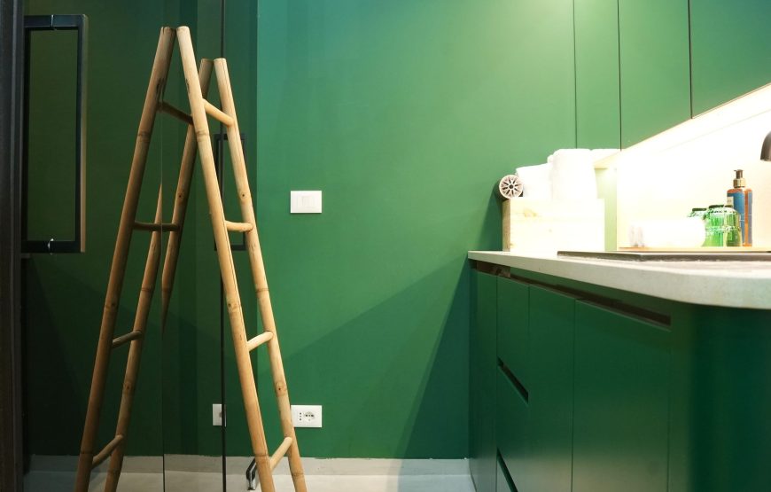 Ambassador Skyline 2: 12000 Lek/Nata