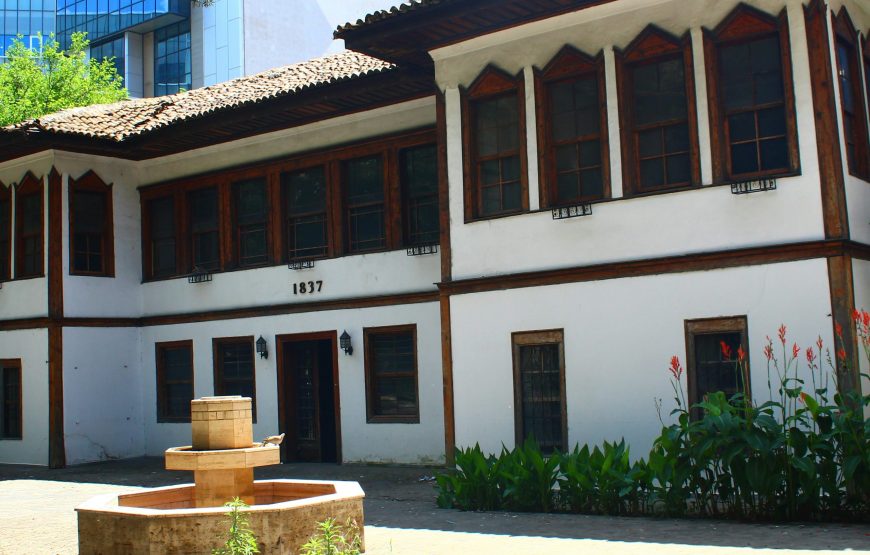 Tirana’s Communist Past; Small Group Walking Tour